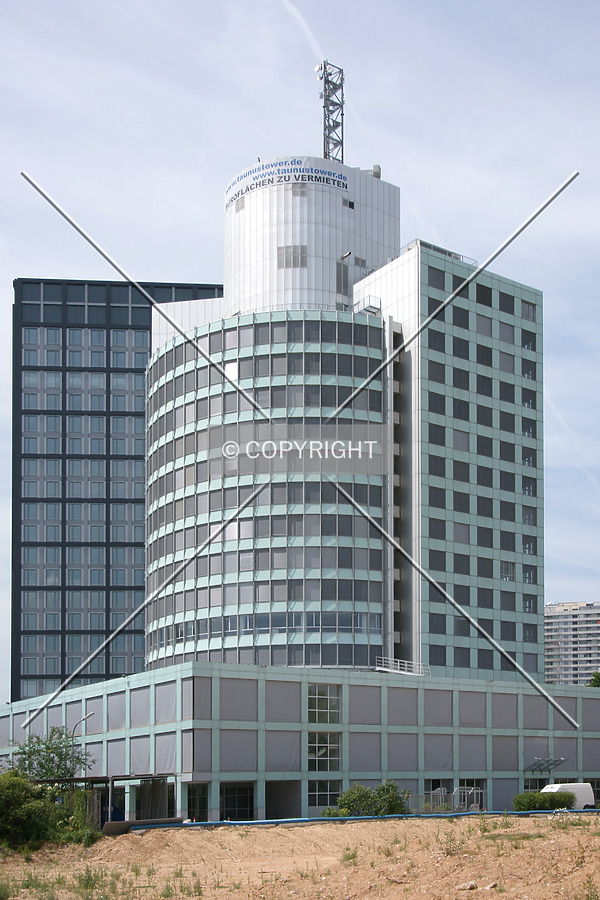 Taunus Tower by Nephilim