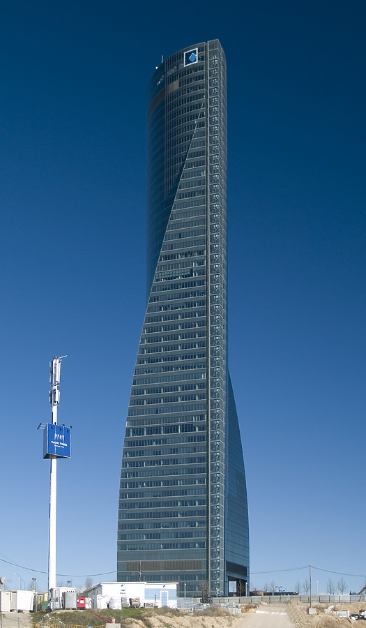 Torre Espacio by Cesar Serrano