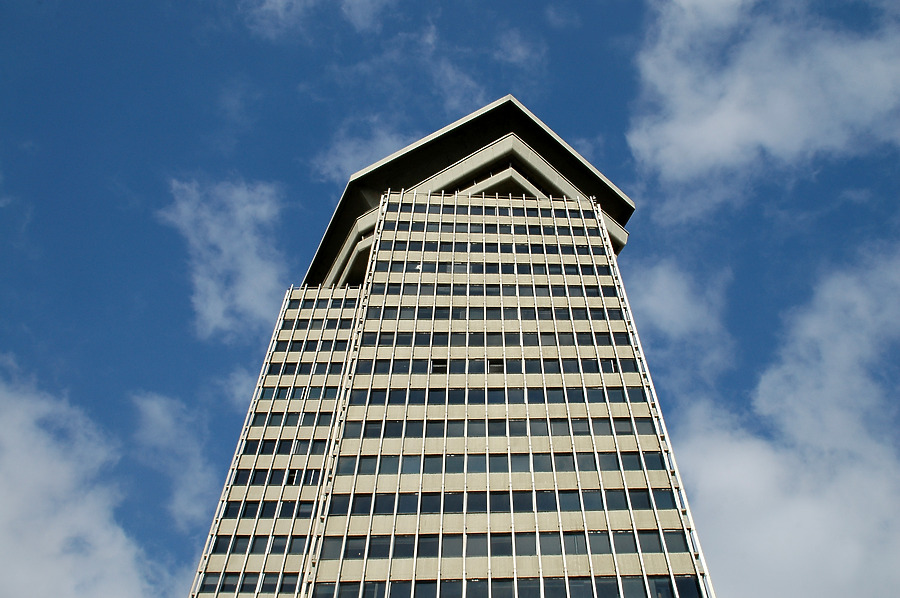Edificio Colón by John Bek