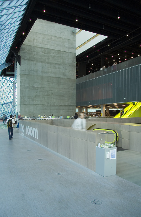 Seattle Central Library by Pavel Toczynski
