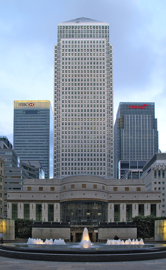 One Canada Square by Cesar Serrano
