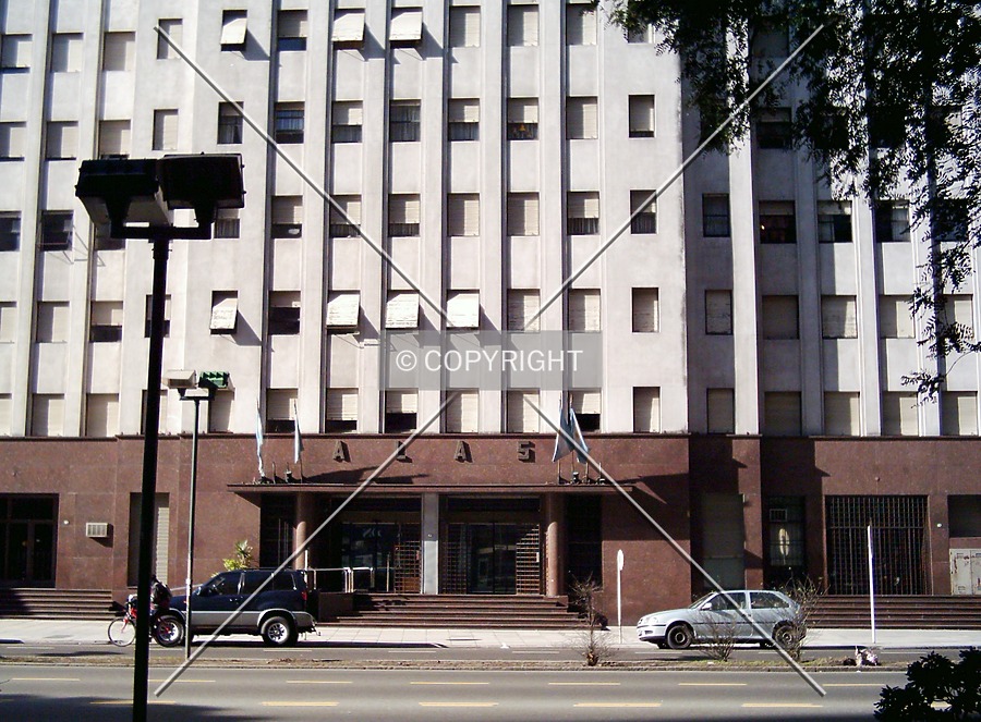 Edificio Alas by Maximiliano Buono