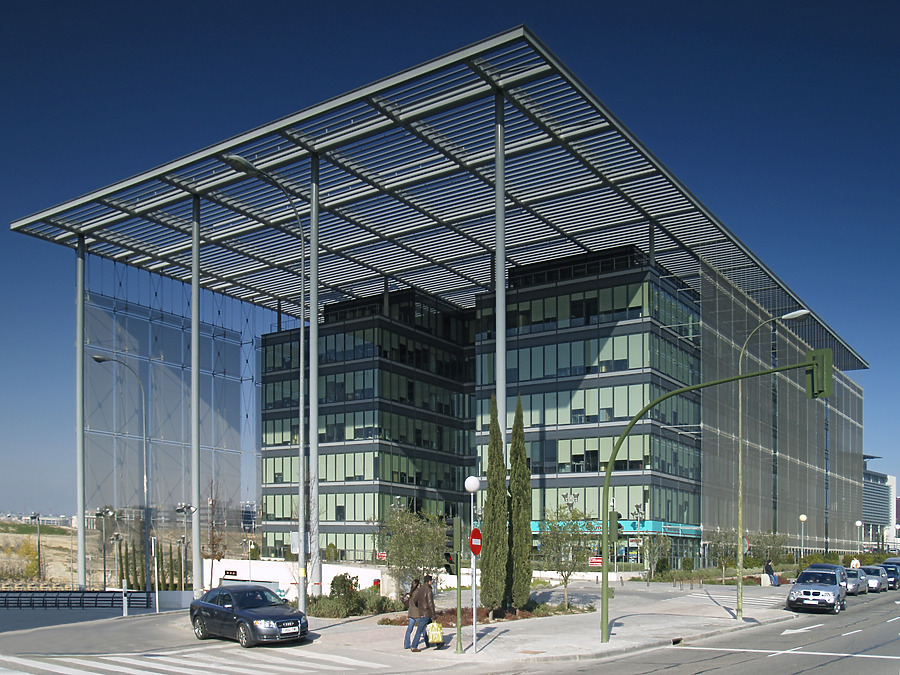 Edificio Portico by Cesar Serrano