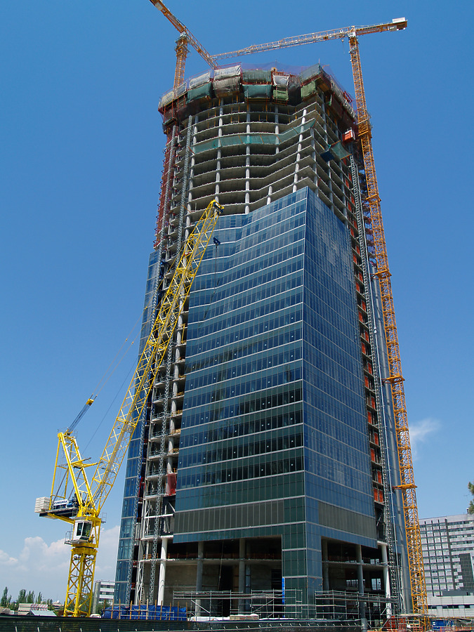 Torre Espacio by Cesar Serrano