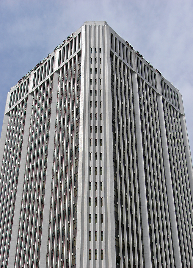 Peninsula Plaza by Horst Kiechle