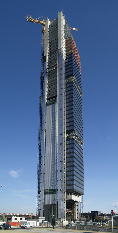 Torre Caja Madrid by Cesar Serrano
