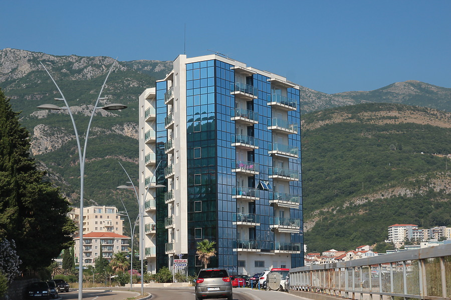 Aparthotel Shine by Kjetil Balog