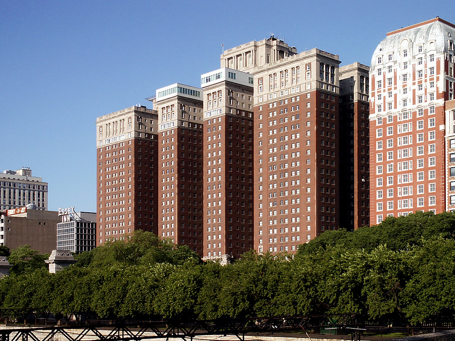 Chicago Hilton & Towers by Daniel Kieckhefer