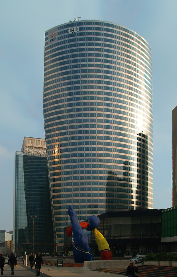 Tour EDF by Cesar Serrano