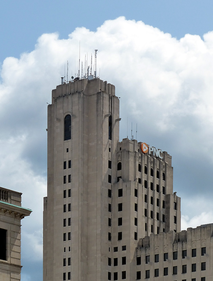 PNC Bank Building by Nate Lindsey
