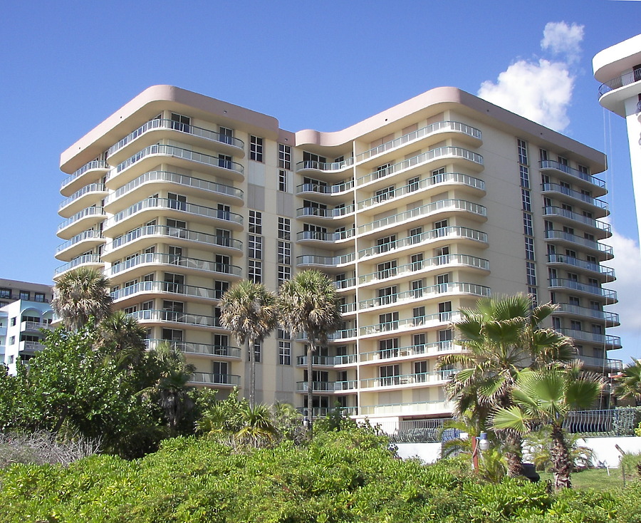 Champlain Towers East Photo 604425449 Stock Image SKYDB