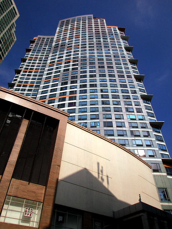 Eastwood Parkview Tower 2 by Daniel Kieckhefer