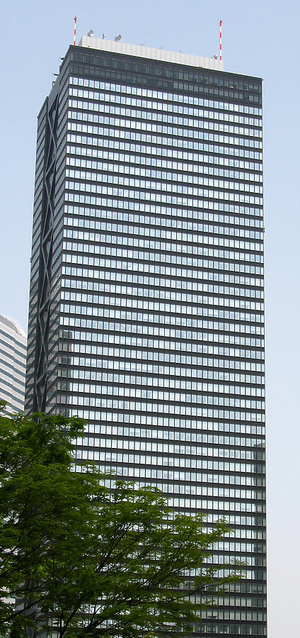 Shinjuku Mitsui Building by Kevin Hemphill
