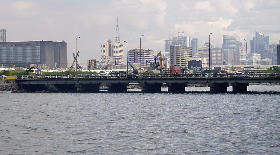 Jose W. Diokno Boulevard Bridge by Ryan Hildebrand