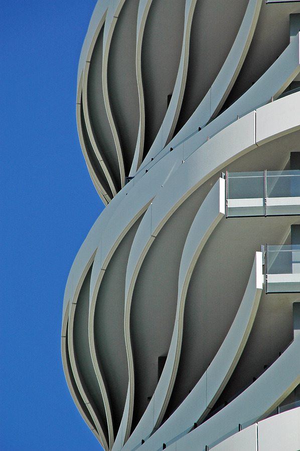 The Wave by John Bek