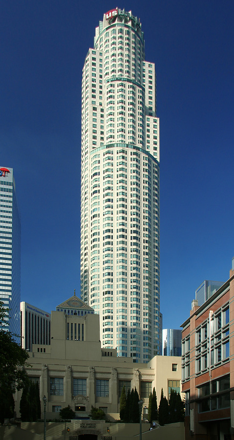 US Bank Tower by Pavel Toczynski