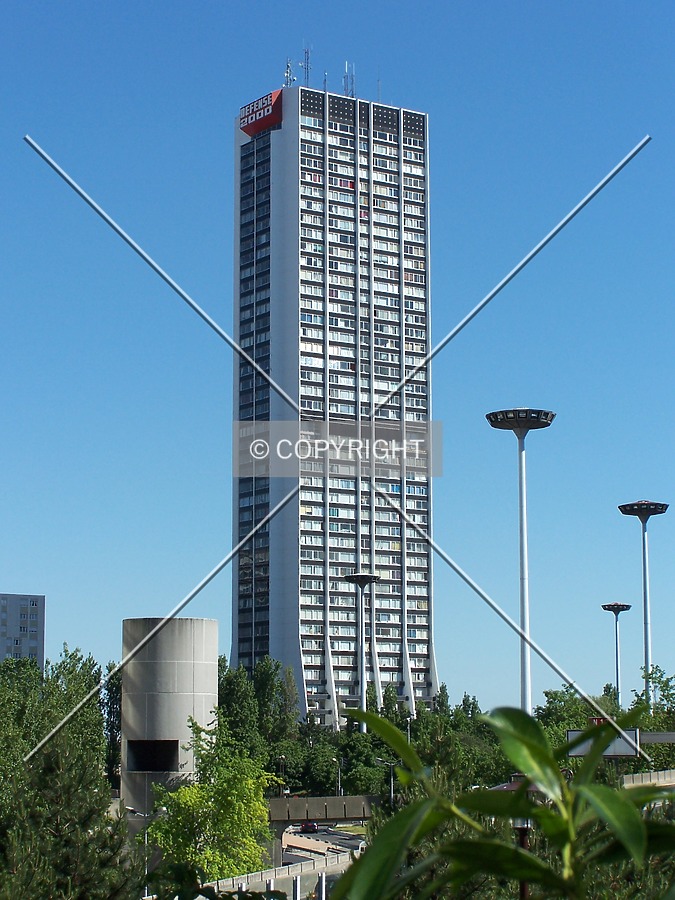 Défense 2000 by Florian Barbier