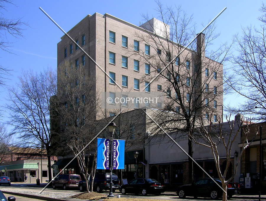 Hawthorn at the Governor Dinwiddie by Chris Patriarca