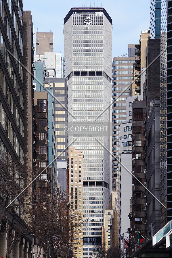 MetLife Building by David Guija
