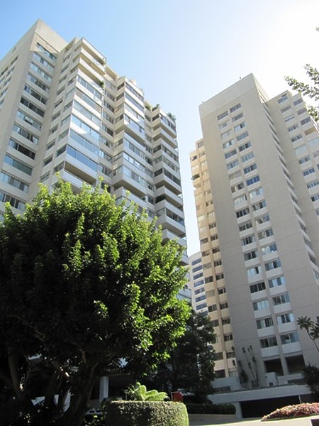 Wilshire-Comstock Building 1