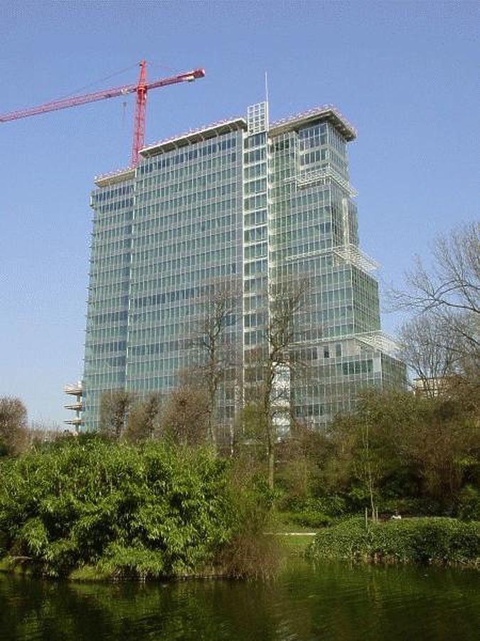 Botanic Building by Michiel van Dijk