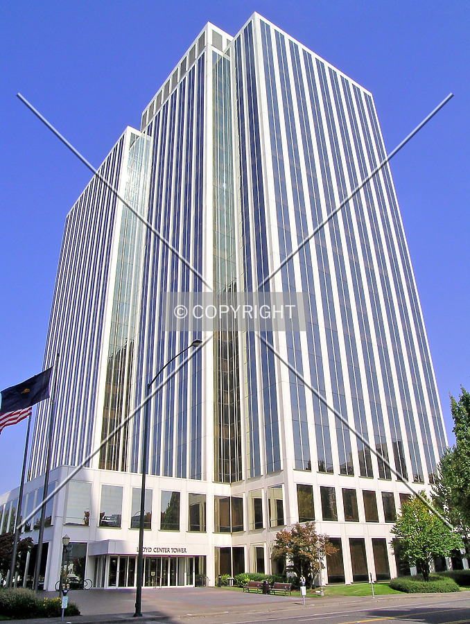 Lloyd Center Tower by Serdica