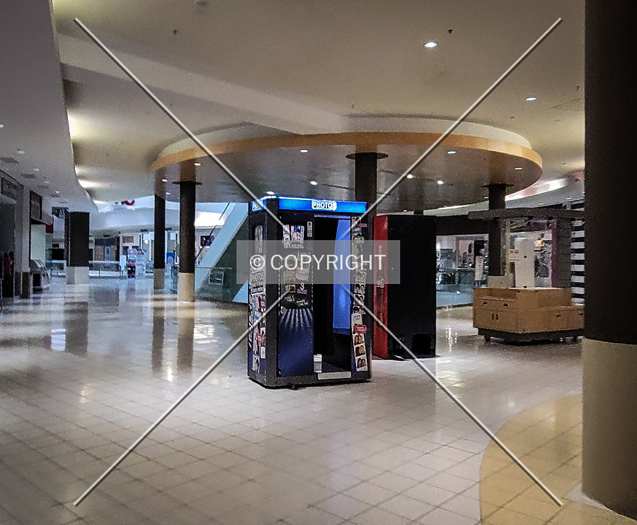 Chesterfield Mall by Ryan Hildebrand