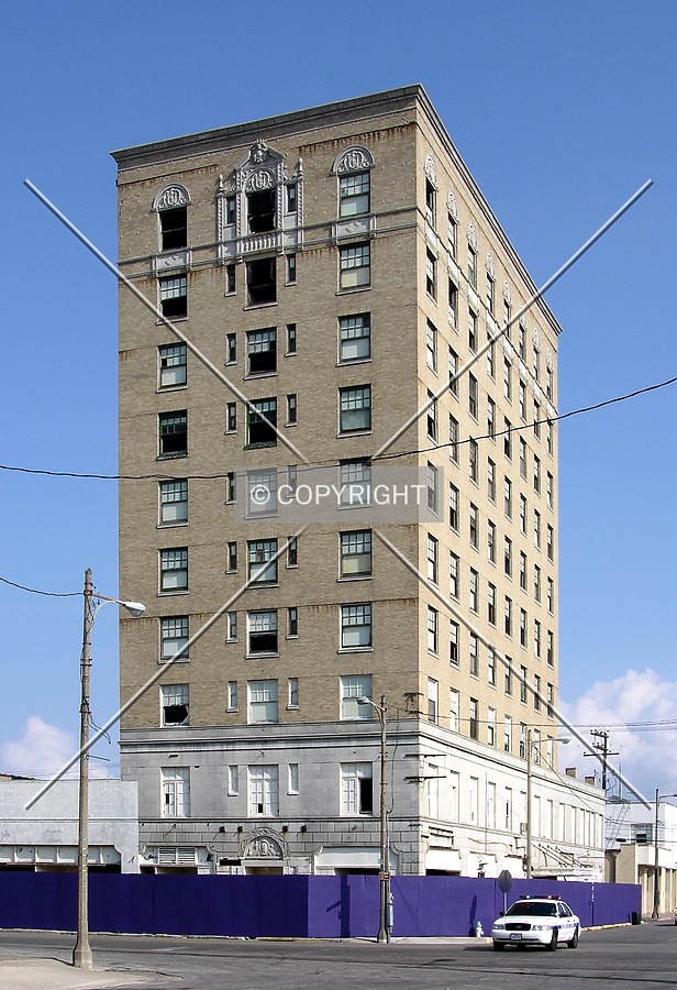 Sabine Hotel by Chris Patriarca