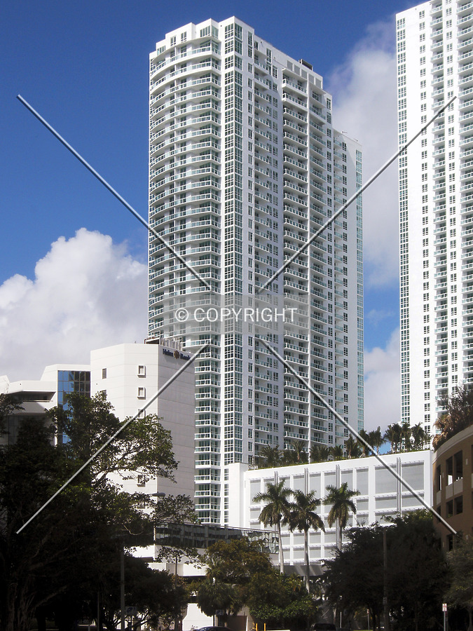 Plaza on Brickell Tower II by Jorge Molina