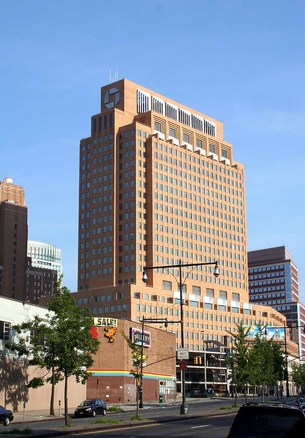 4 Metrotech Center by Marshall Gerometta