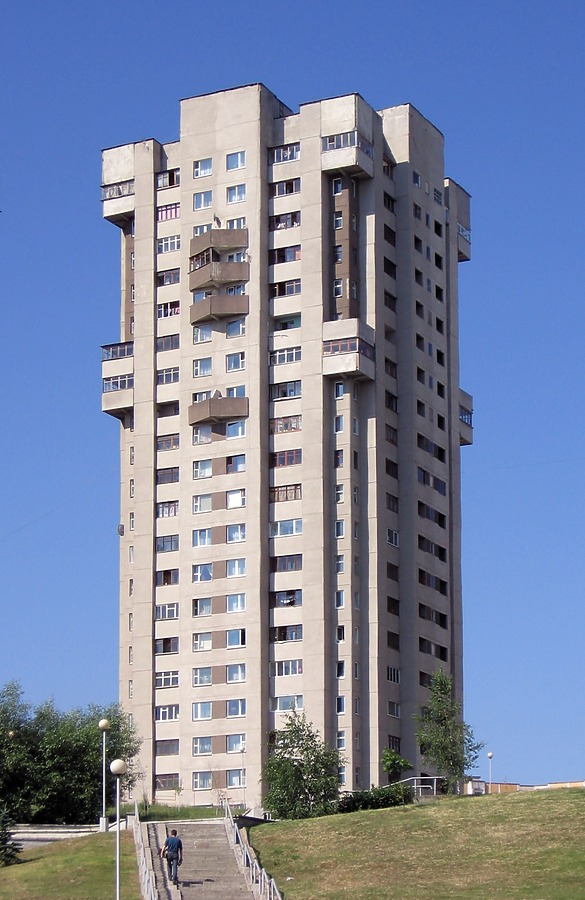 Ulitsa Lesi Ukrainki 6-2 by Alexei Bobko
