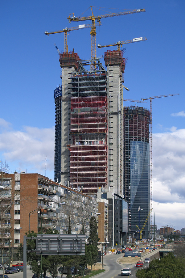 Torre Caja Madrid by Cesar Serrano