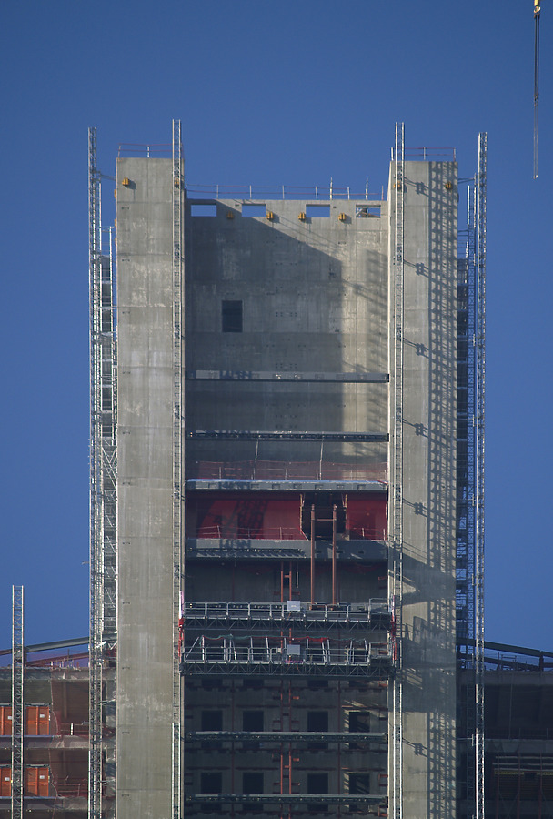 Torre Caja Madrid by Cesar Serrano