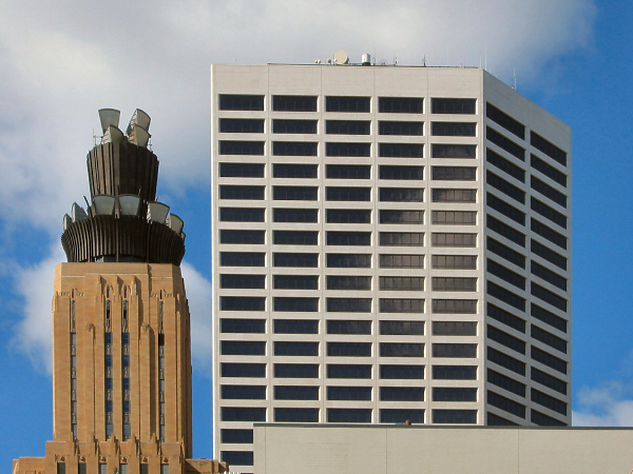 US Bank Plaza, North Tower by James Peacock