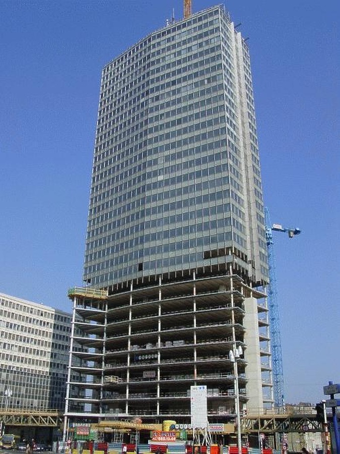 Madou Plaza by Michiel van Dijk