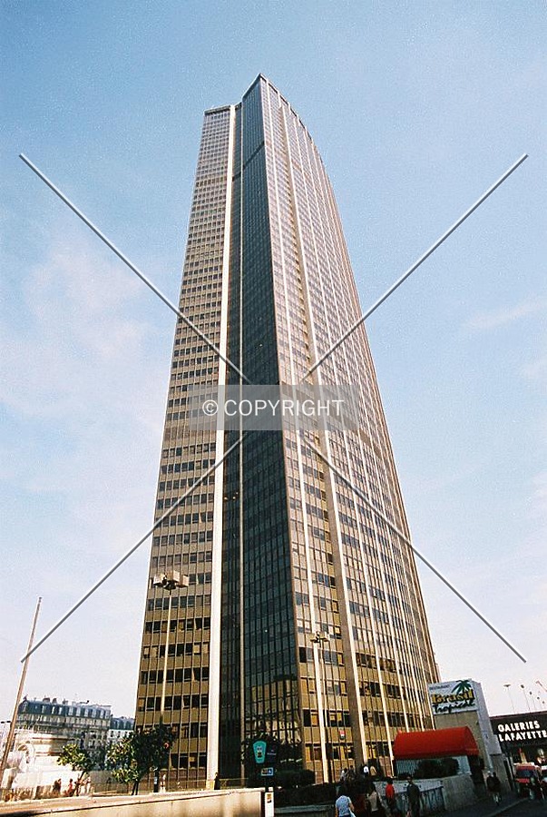 Tour Montparnasse by Nephilim