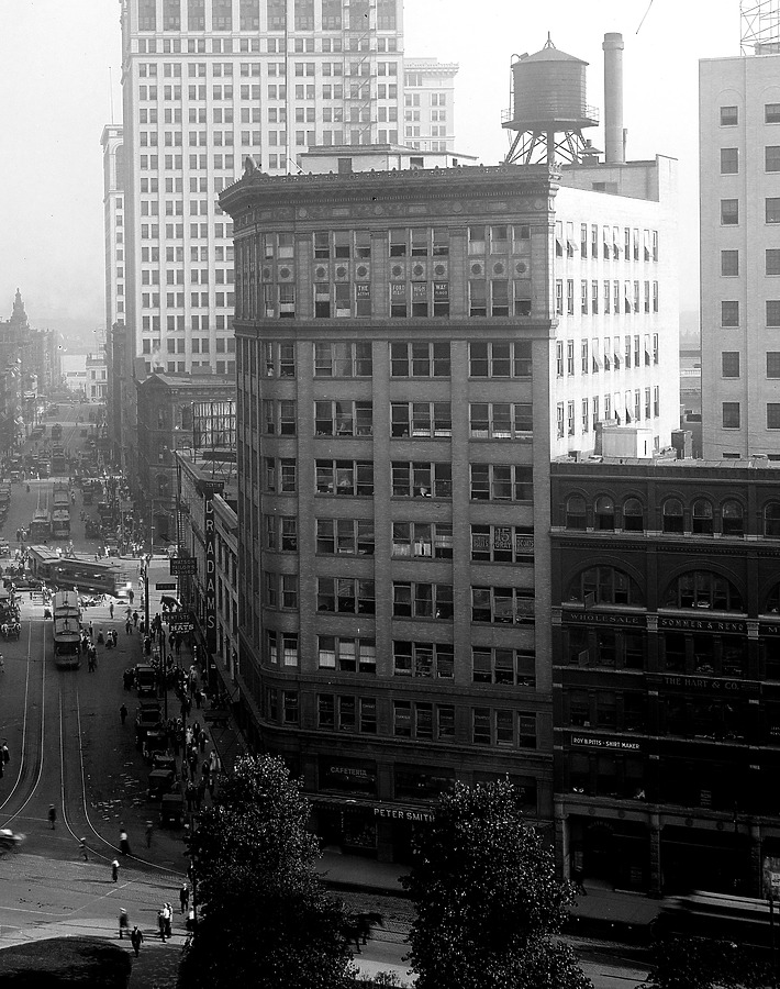 Capitol Park Lofts by Library of Congress, Prints and Photographs Division, Detroit Publishing Company