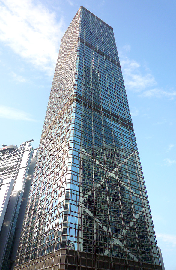 Cheung Kong Centre by Wilson Ling