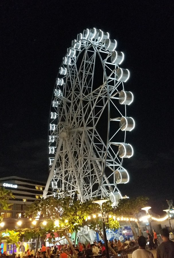 Mall of Asia Eye by Ryan Hildebrand