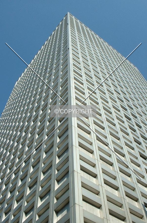 KDDI Building by Andrew Stewart