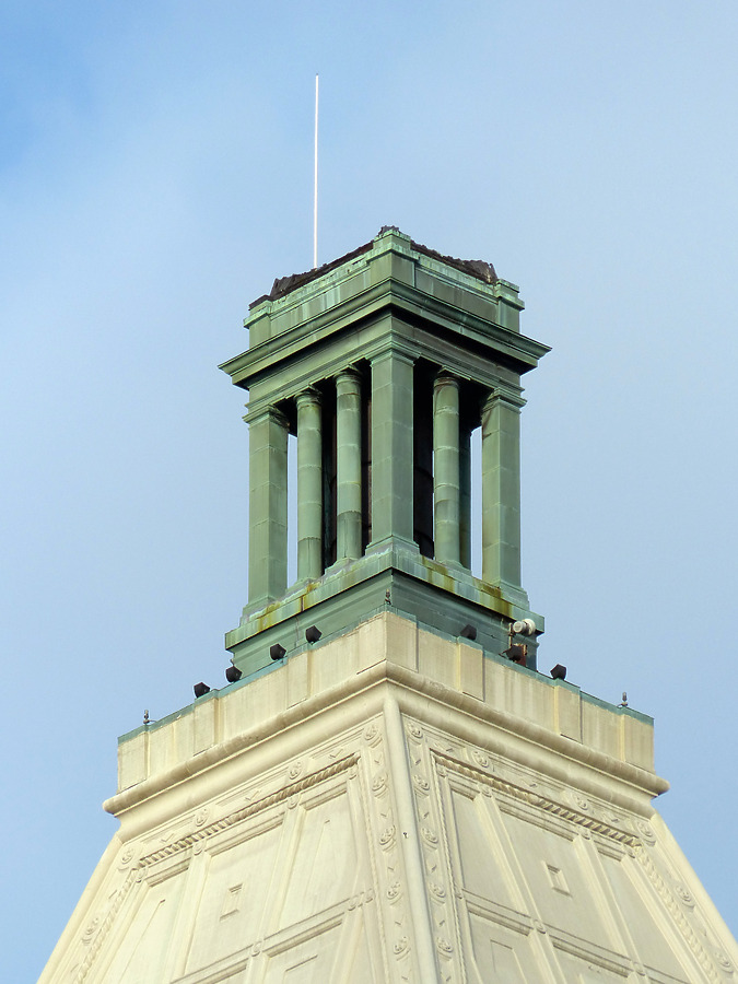 PNC Tower by Nate Lindsey
