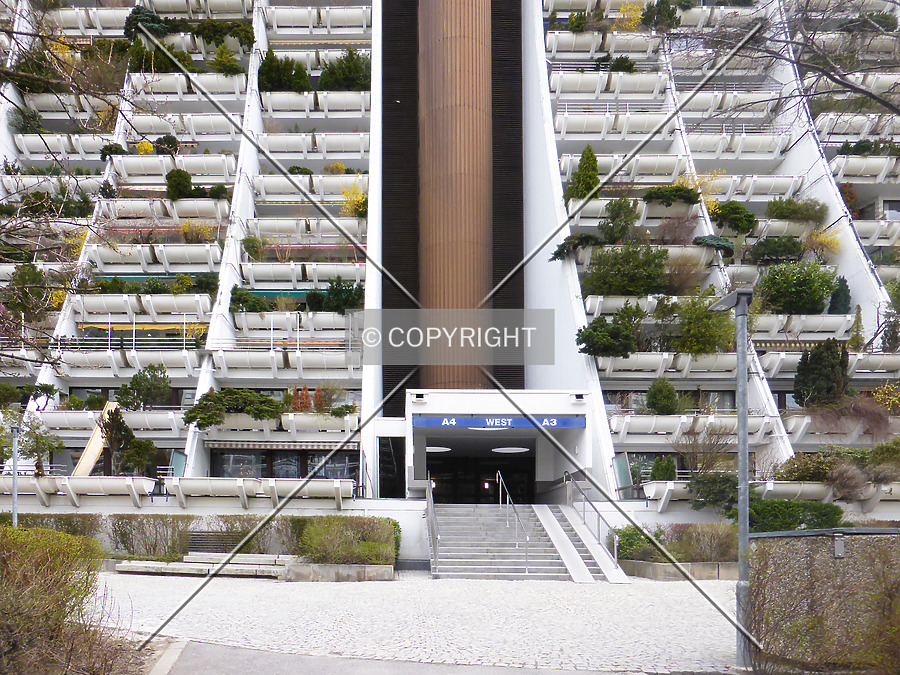 Wohnpark Alterlaa - Block A1-A4 by Nephilim