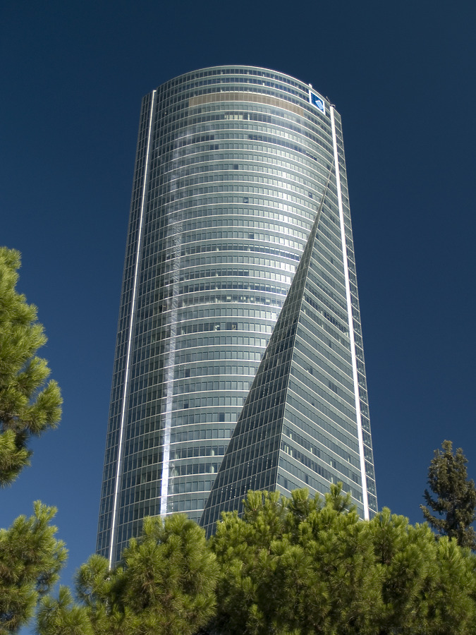Torre Espacio by Cesar Serrano