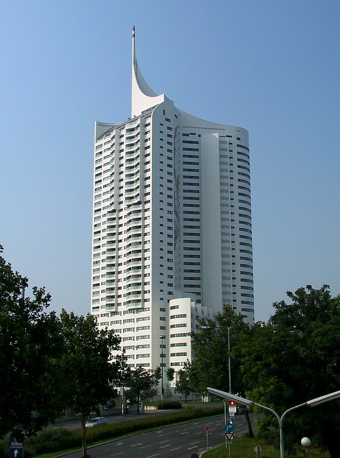 Hochhaus Neue Donau by John Bek
