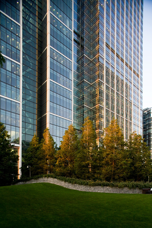 25 Canada Square by Pavel Toczynski