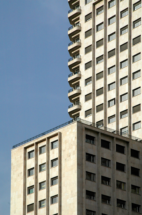 Torre de Madrid by John Bek