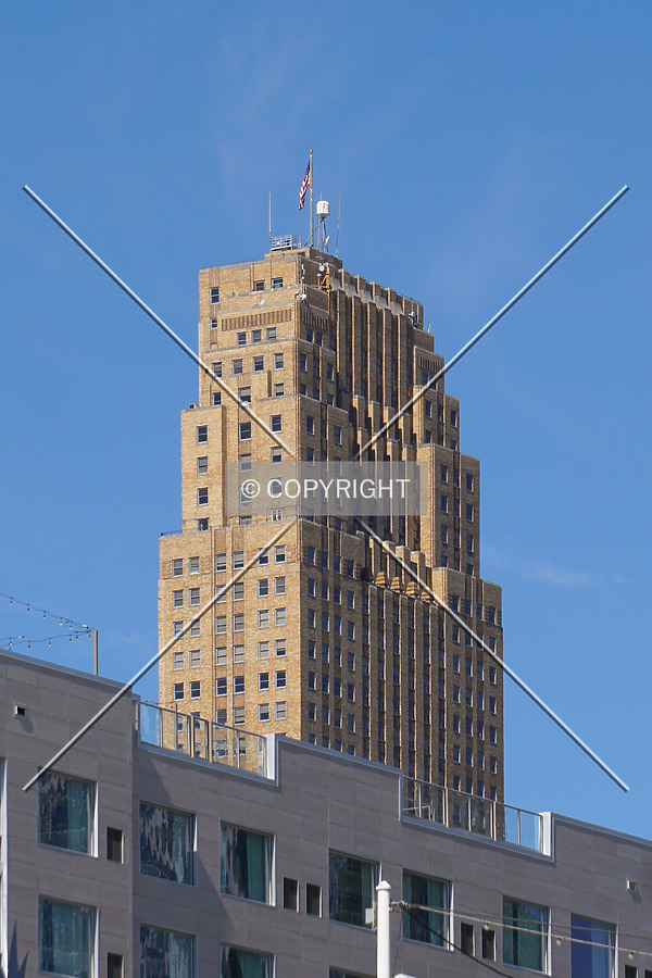 Carew Tower by Ryan Hildebrand