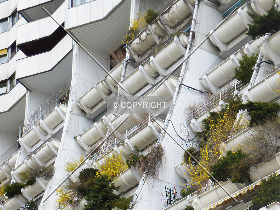 Wohnpark Alterlaa - Block A1-A4 by Nephilim