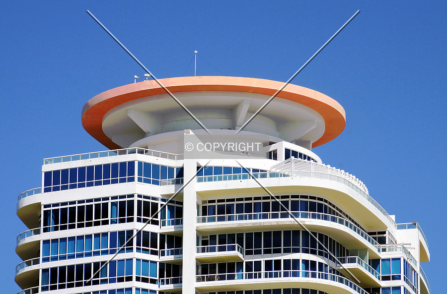 Continuum on South Beach, South Tower by Jorge Molina