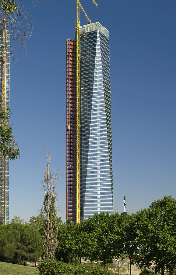 Torre de Cristal by Cesar Serrano
